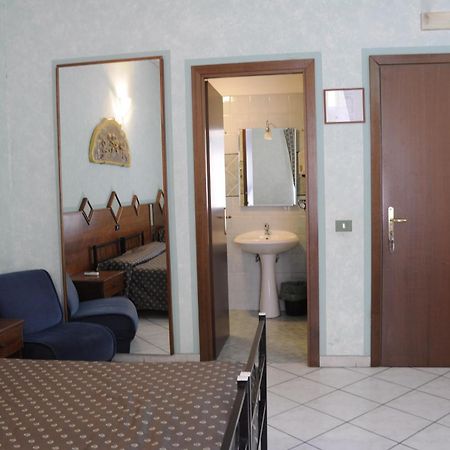רומא Hotel Farini חדר תמונה