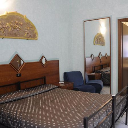 רומא Hotel Farini חדר תמונה