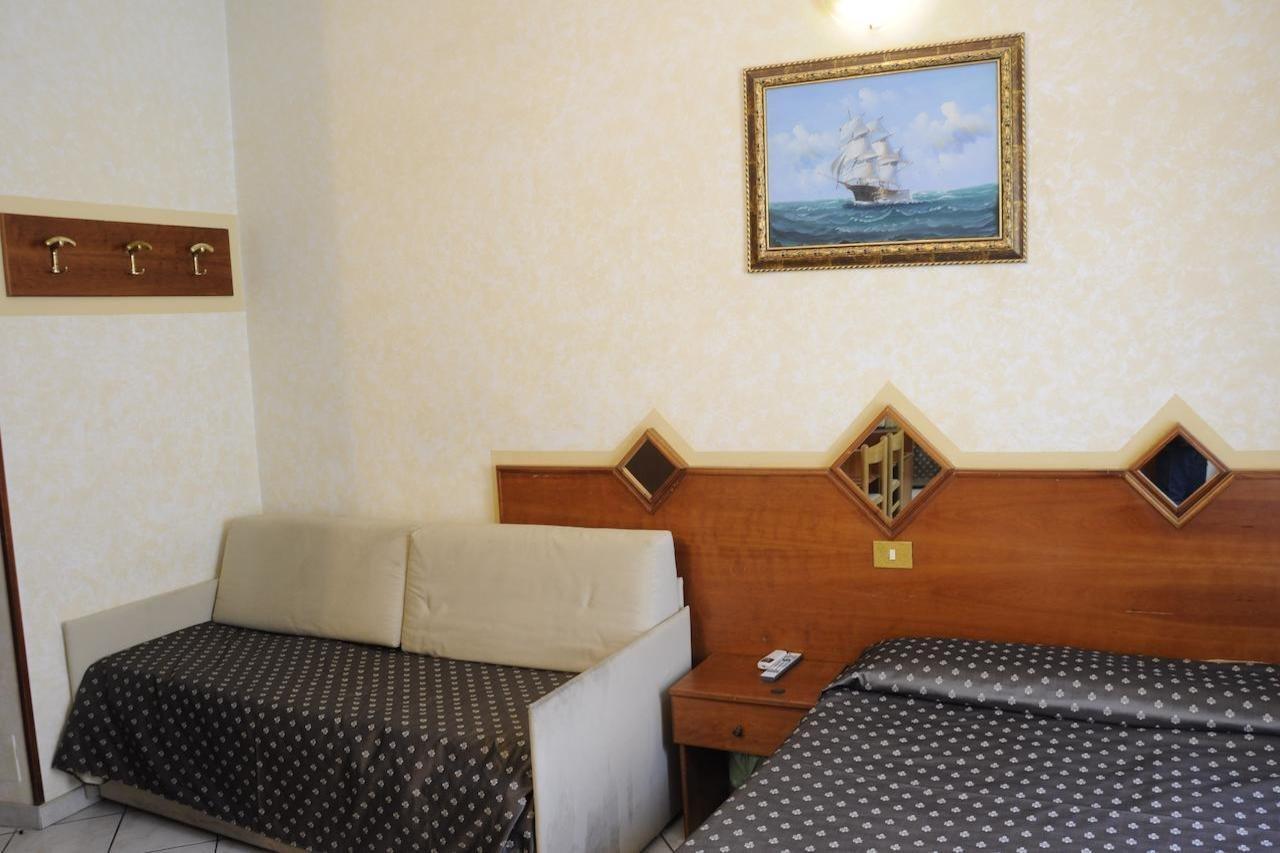 רומא Hotel Farini מראה חיצוני תמונה