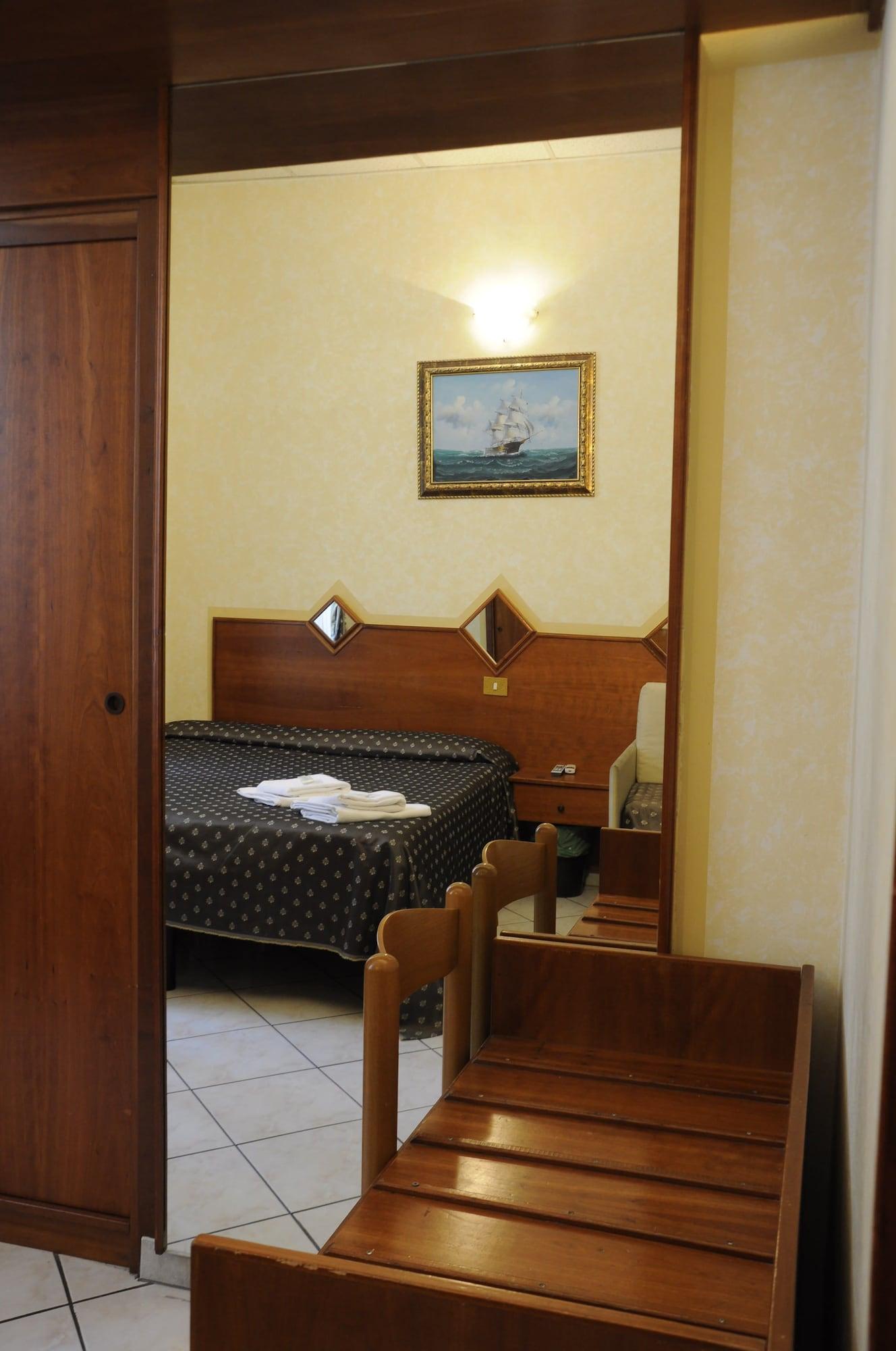 רומא Hotel Farini מראה חיצוני תמונה