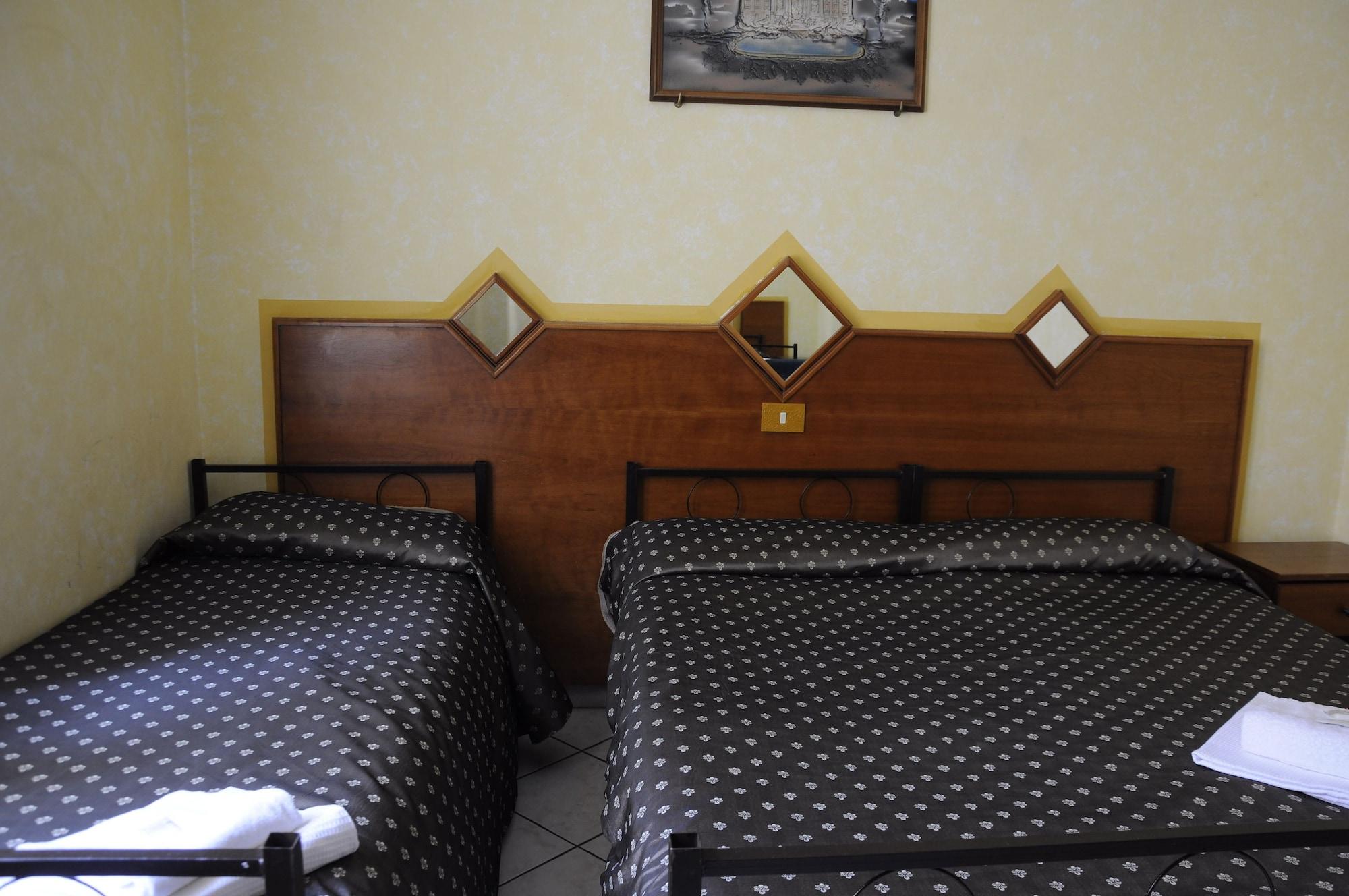 רומא Hotel Farini מראה חיצוני תמונה