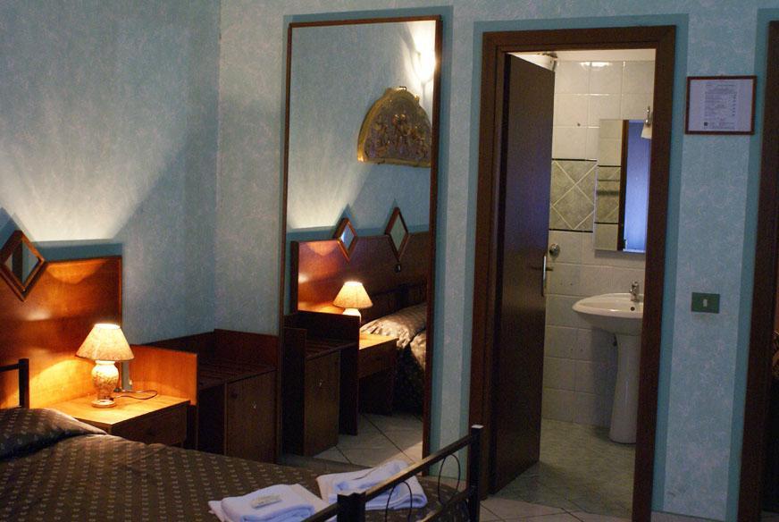 רומא Hotel Farini מראה חיצוני תמונה