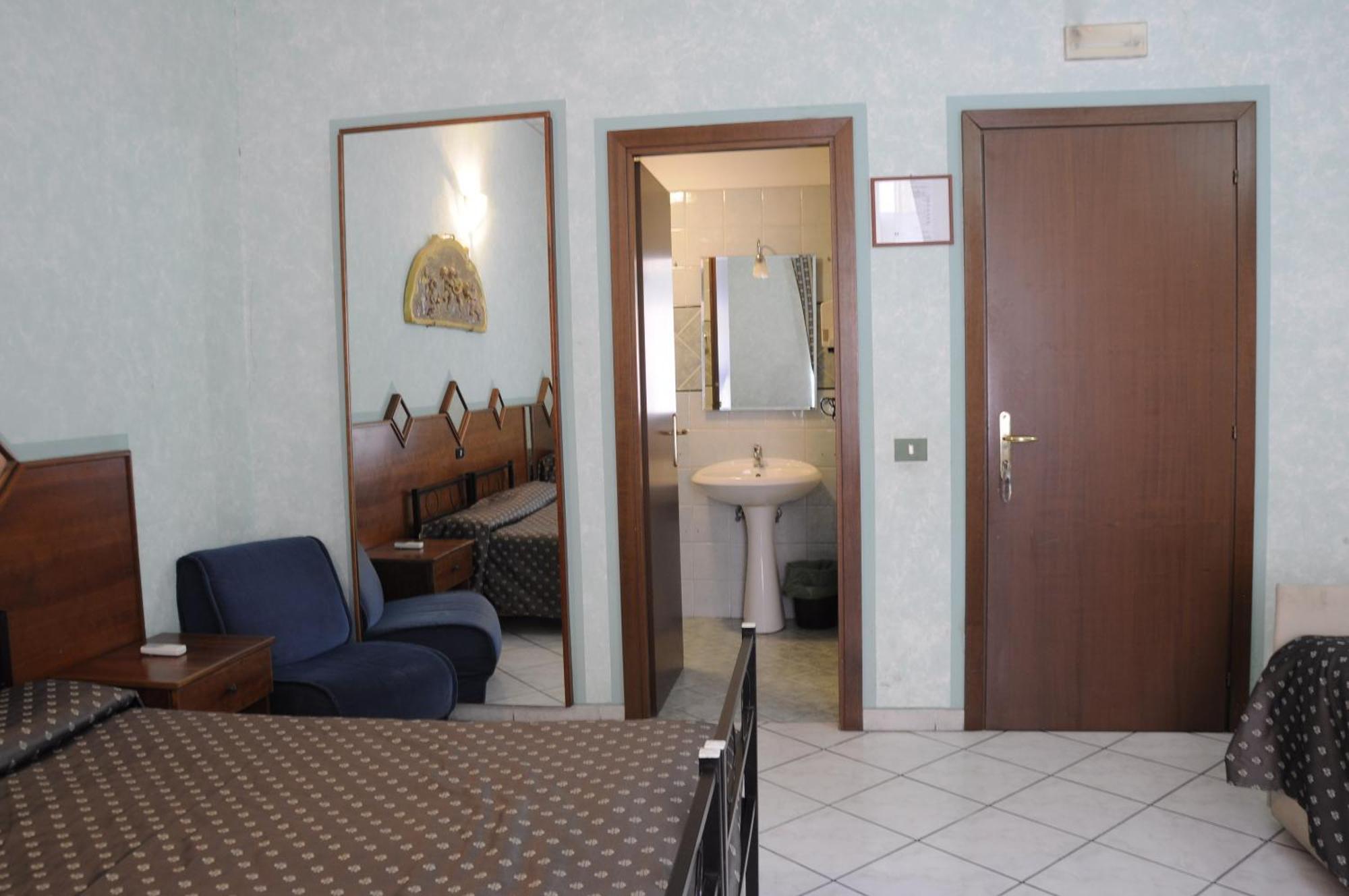 רומא Hotel Farini חדר תמונה