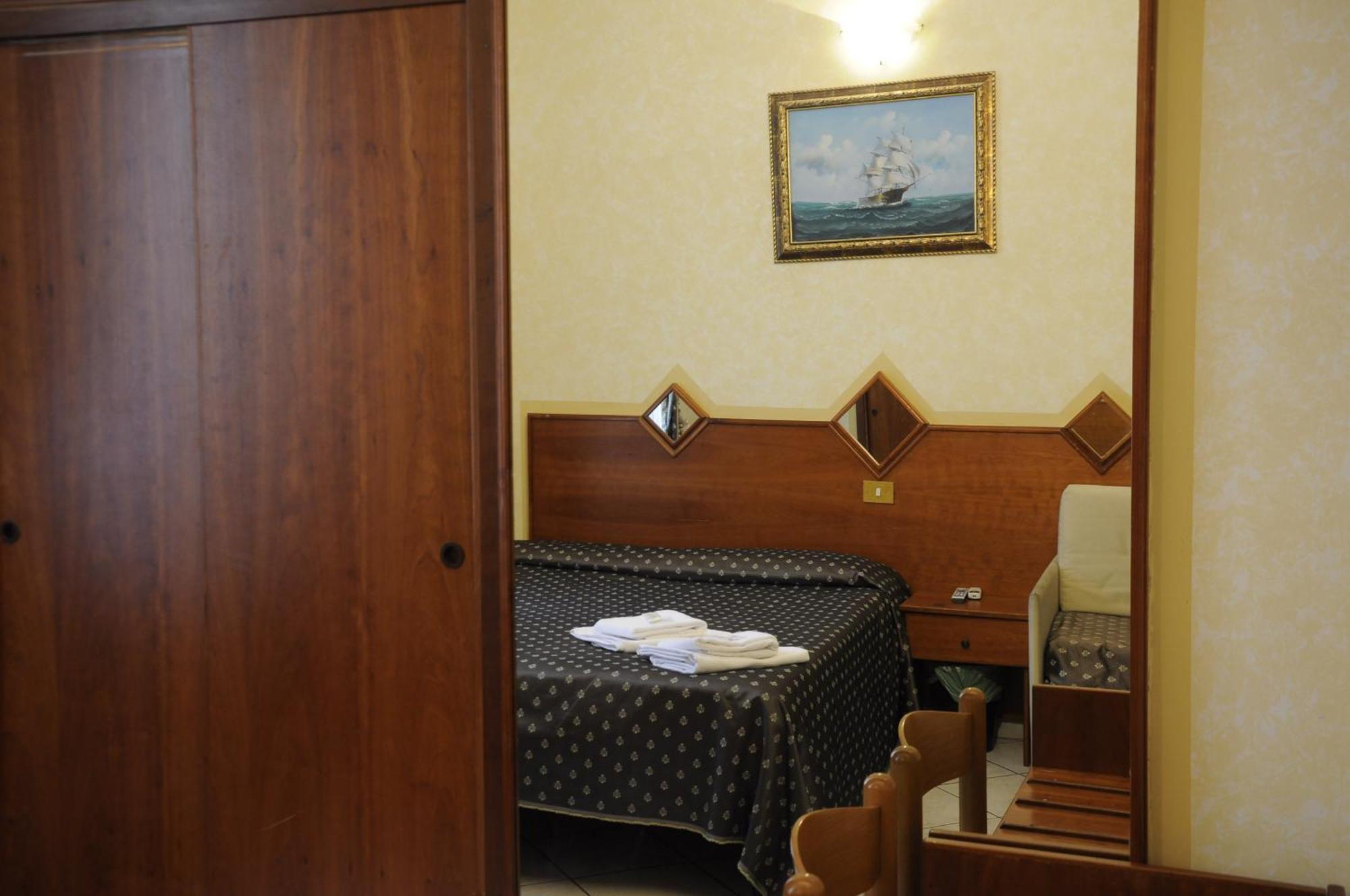 רומא Hotel Farini חדר תמונה