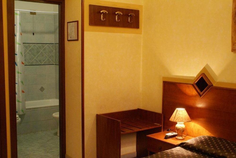 רומא Hotel Farini מראה חיצוני תמונה