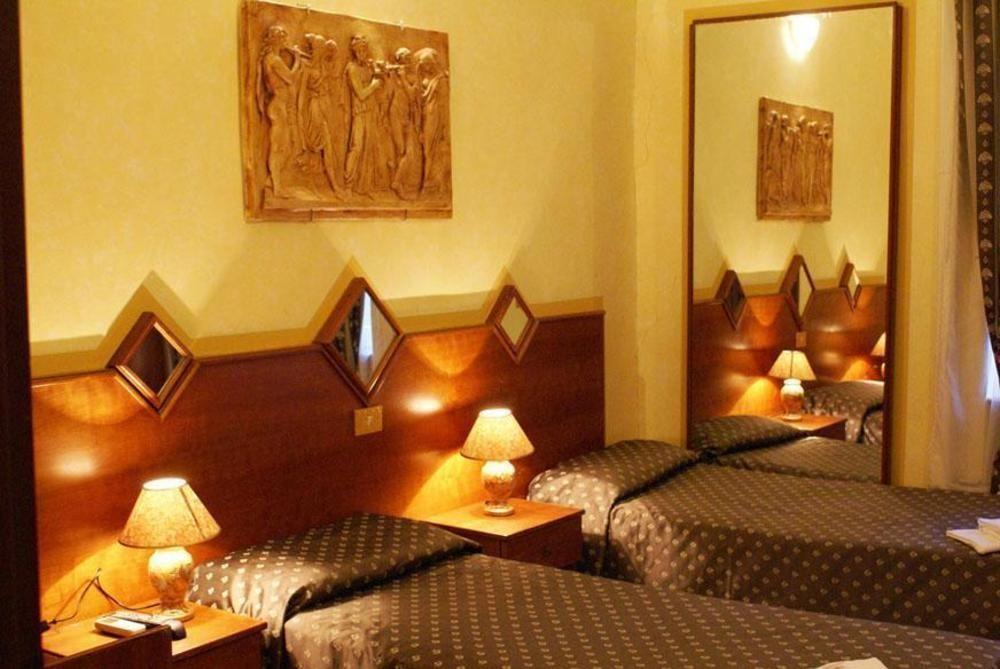 רומא Hotel Farini מראה חיצוני תמונה