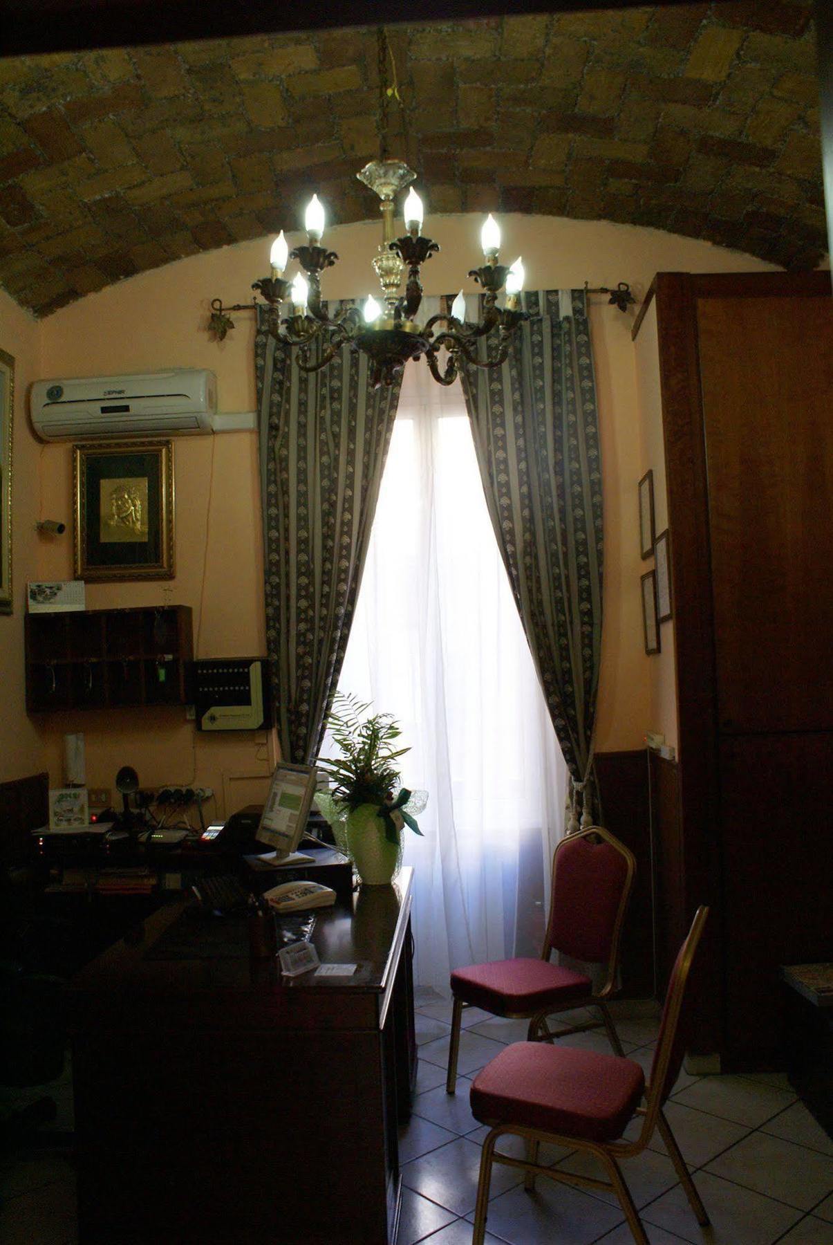 רומא Hotel Farini מראה חיצוני תמונה