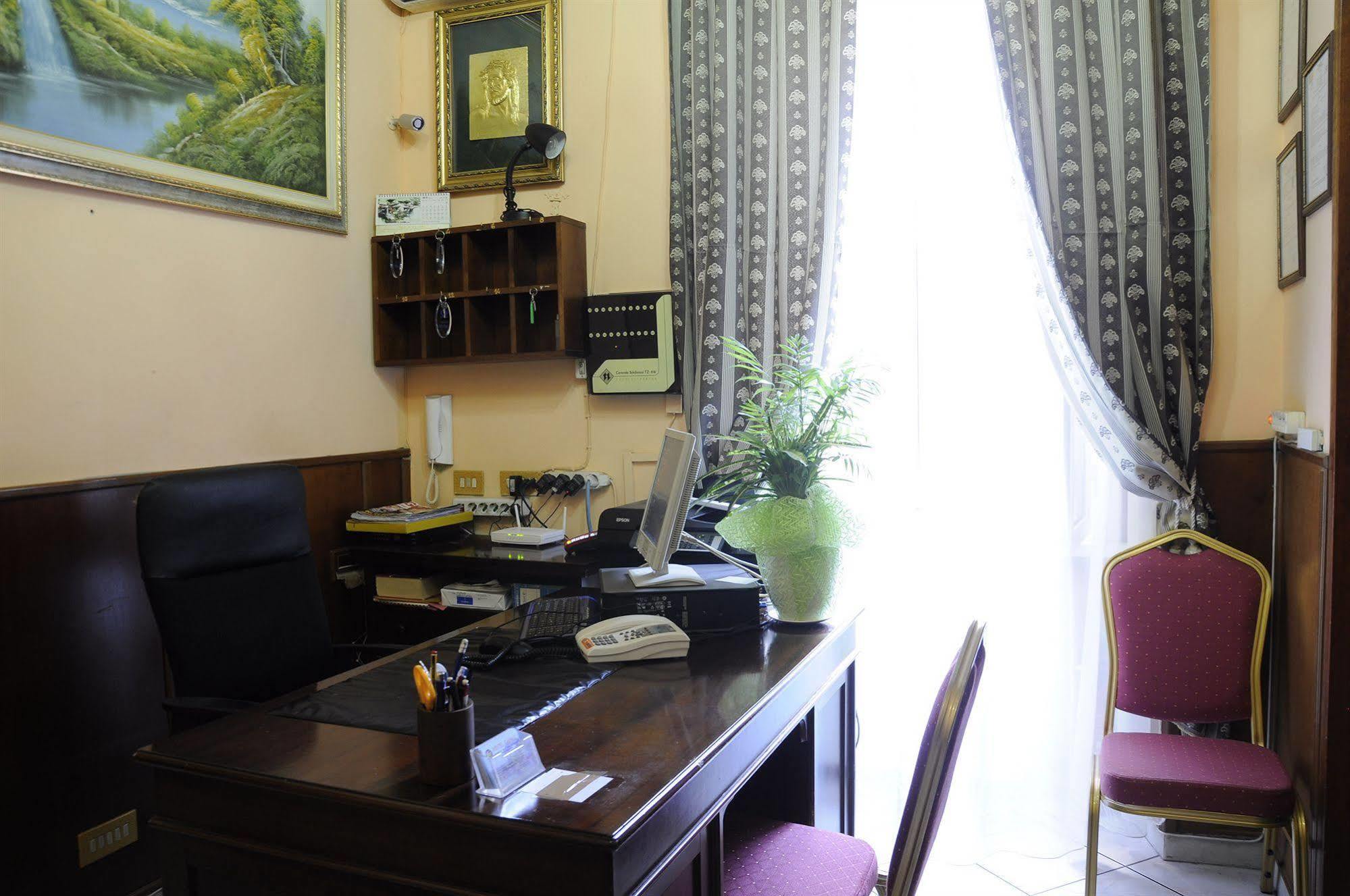 רומא Hotel Farini מראה חיצוני תמונה